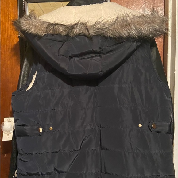 (NWT) Ci Sono Original Hoodie Vest! - Picture 4 of 4